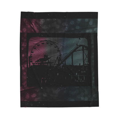 Cozy Velveteen Plush Blanket for Warmth and Comfort, Perfect for Home Decor, Gifts, Family Gatherings, Movie Nights, Winter Holidays